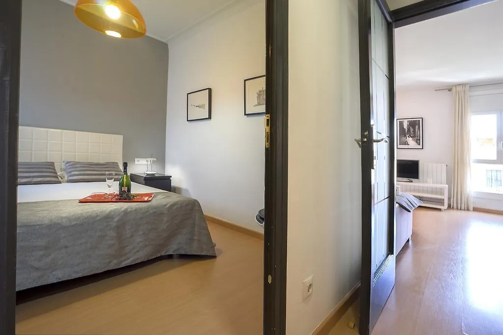 Friendly Rentals Living Comfort Barcelona Apartment