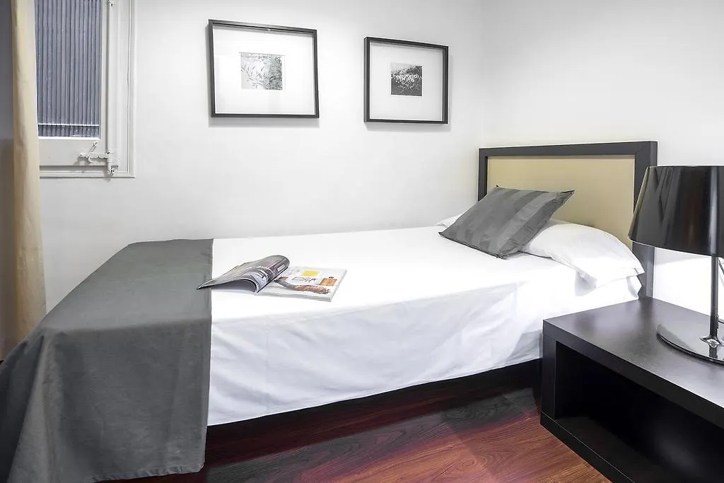 Friendly Rentals Living Comfort Barcelona Apartment