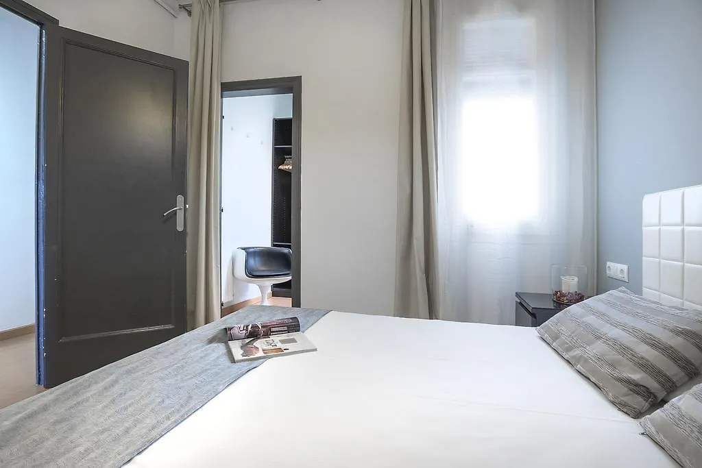 Apartment Friendly Rentals Living Comfort Barcelona Spain